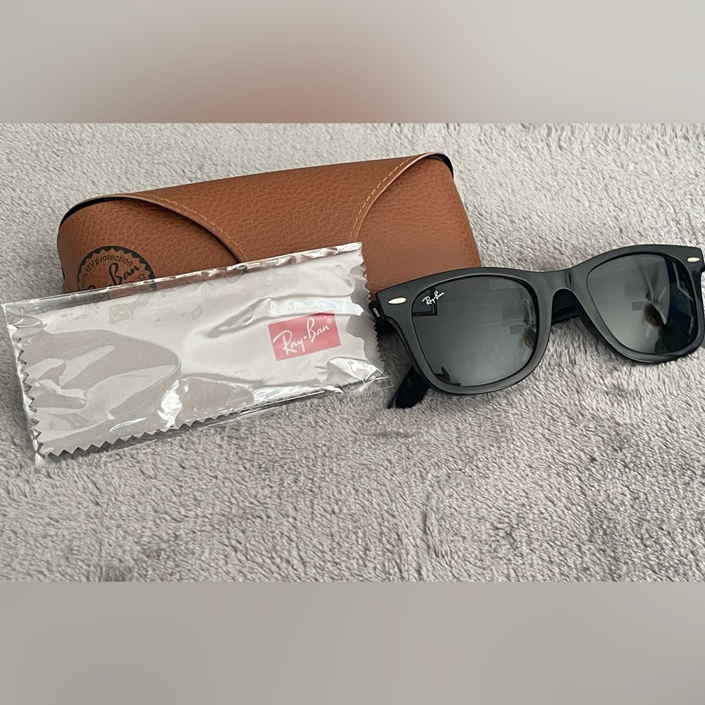 Ray-Ban black Wayfarer VGUC